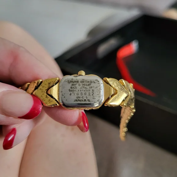 Citizen Gold-Tone Women's Watch Needs BATTERY - Picture 5 of 5
